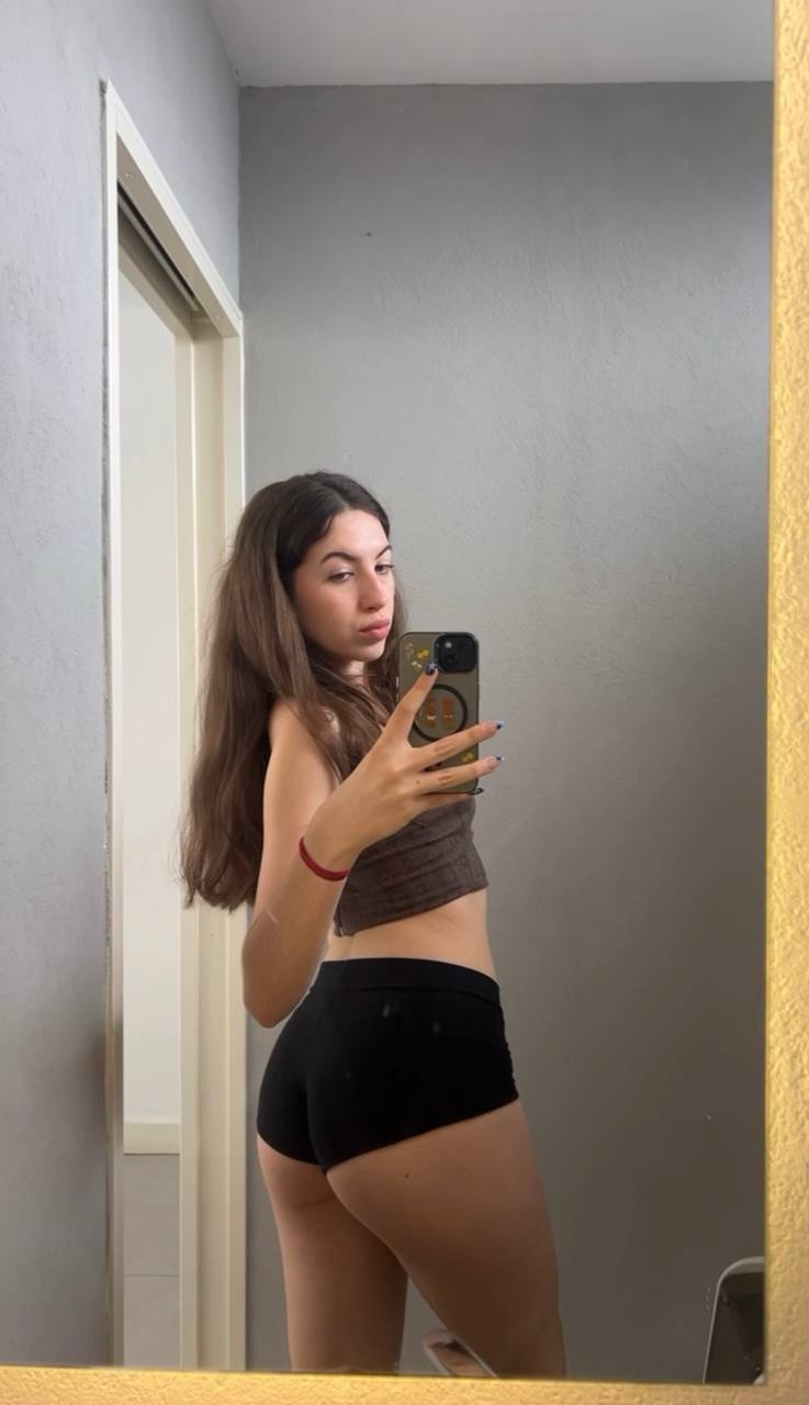 Amber in her underwear in Majuro