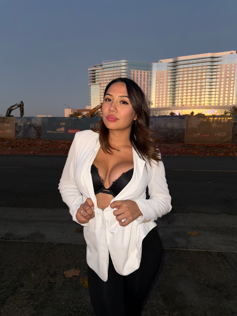 Take a pause and enjoy Ali Cruz — streaming from Majuro