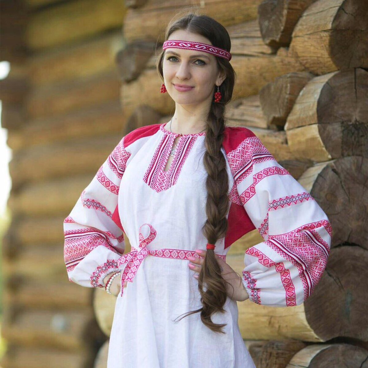 Girls in Slavic costumes brings the glow — live moments in Majuro